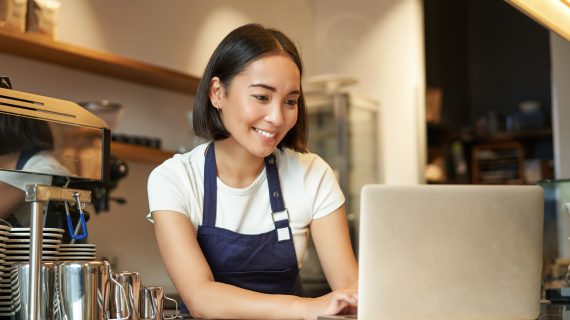 Pengaruh Penggunaan Aplikasi Kasir dalam Bisnis Modern