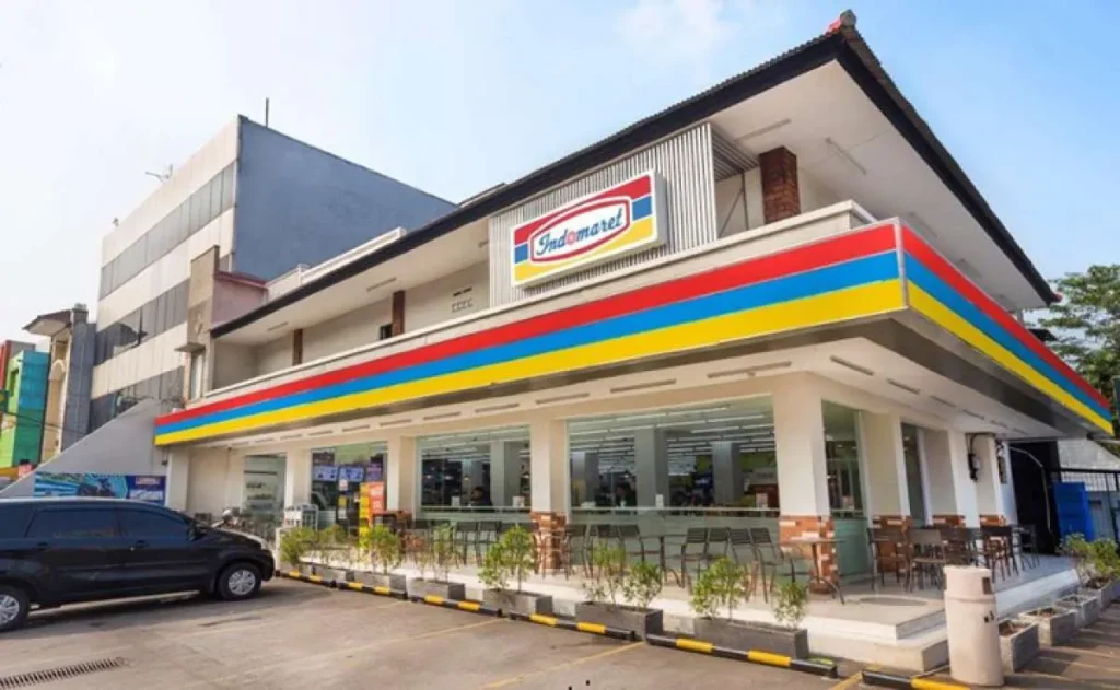 indomaret alfamart lawson SRC familymart perbedaan